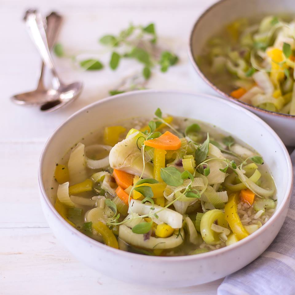 Gemüsesuppe mit Vollkornreis